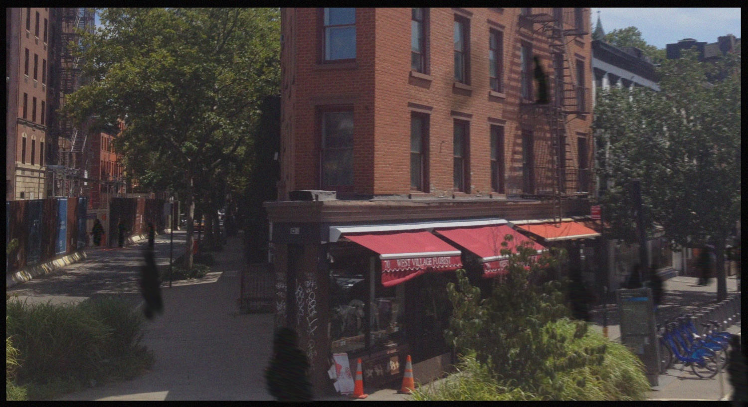 Singer’s Restless Spirits in the City That Never Sleeps